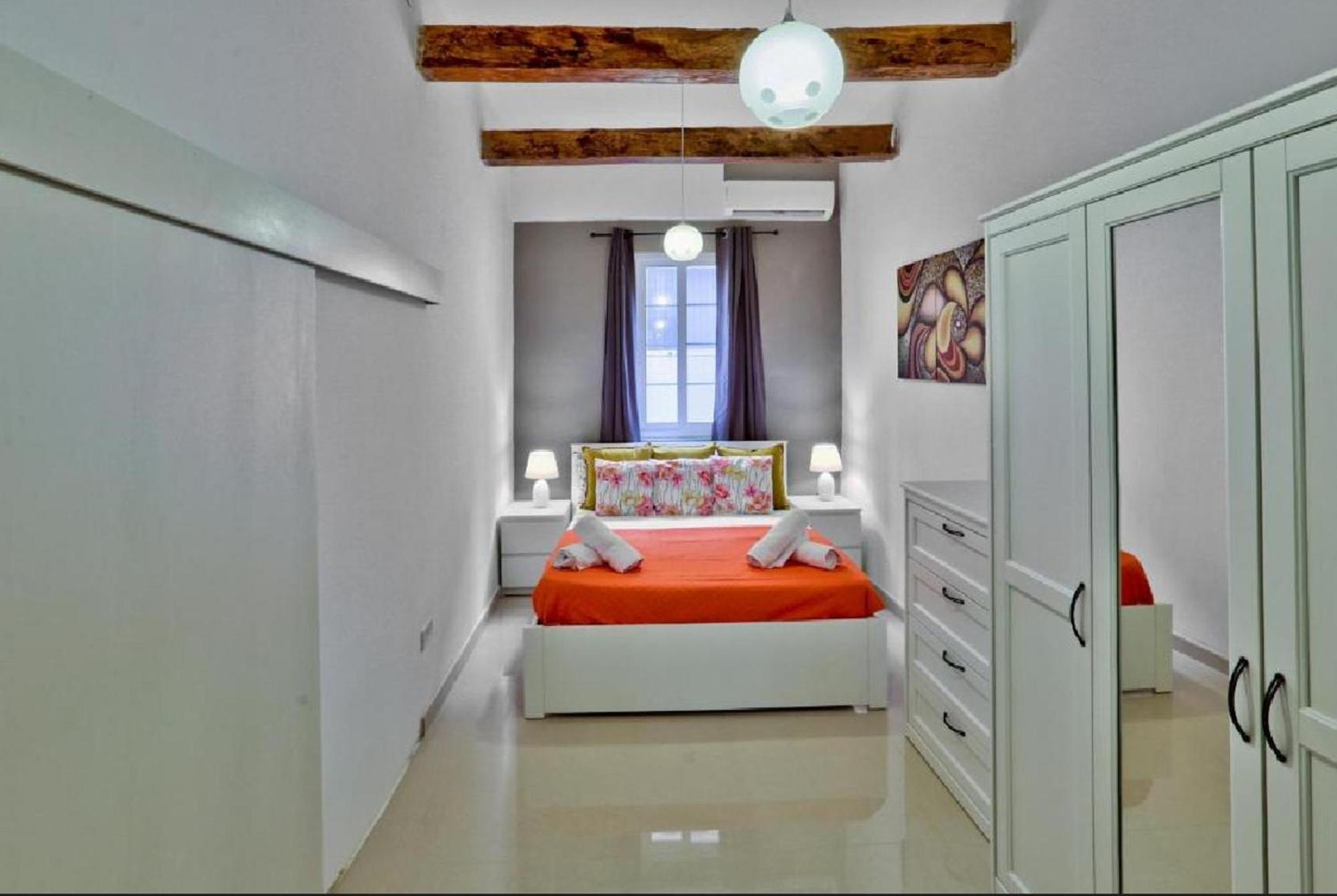 Exquisite 3-Bedroom Duplex Penthouse With Jacuzzi In Valletta Centre Exterior foto