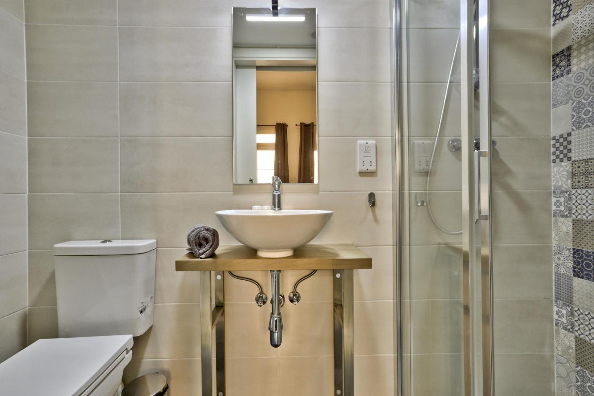 Exquisite 3-Bedroom Duplex Penthouse With Jacuzzi In Valletta Centre Exterior foto